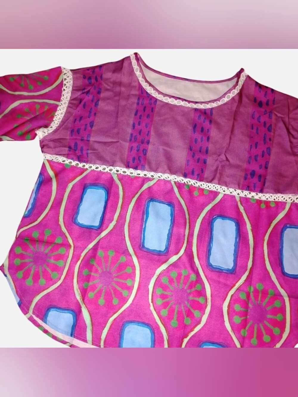 Boho Pop Art Abstract Pattern Short Sleeve Top - Size L/XL (25" Pit to Pit)